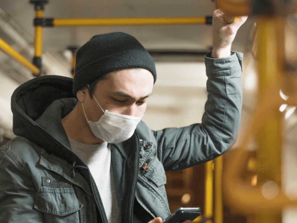 Cara Terhindar Dari Virus Corona Ketika Menaiki Transportasi Umum